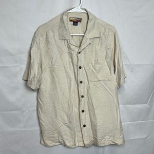 Men’s Havana Jacks Cafe short sleeve button down shirt.